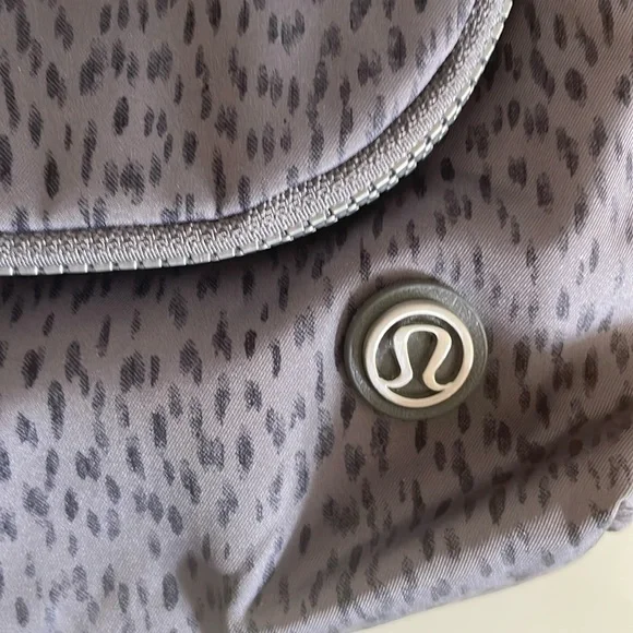 Lululemon Party Om Bag - Picture 5 of 17